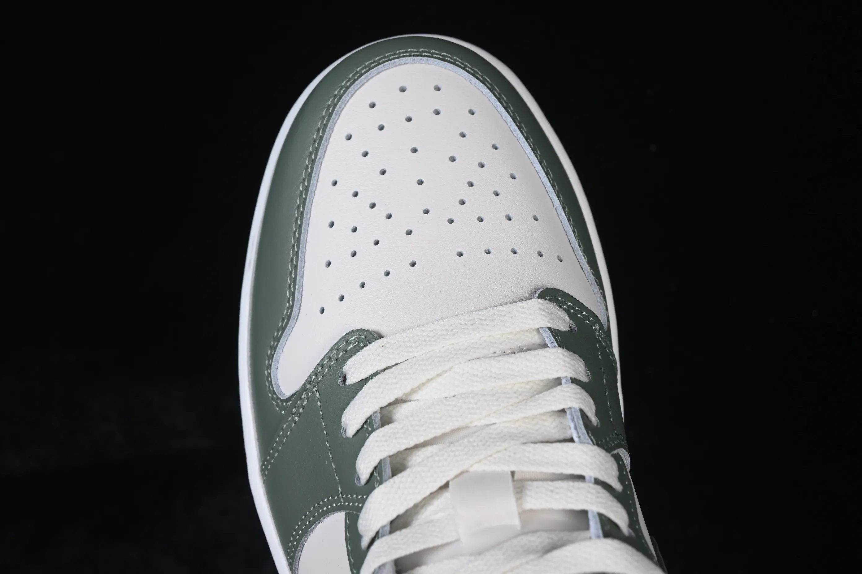 All categories Air Jordan Jordan series basketball shoes Air Jordan 1 Low High-end customized low-top sneakers Air Jordan 1 Low AJ1 Joe 1 meter white and green low-level cultural casual sneakers 553558-300